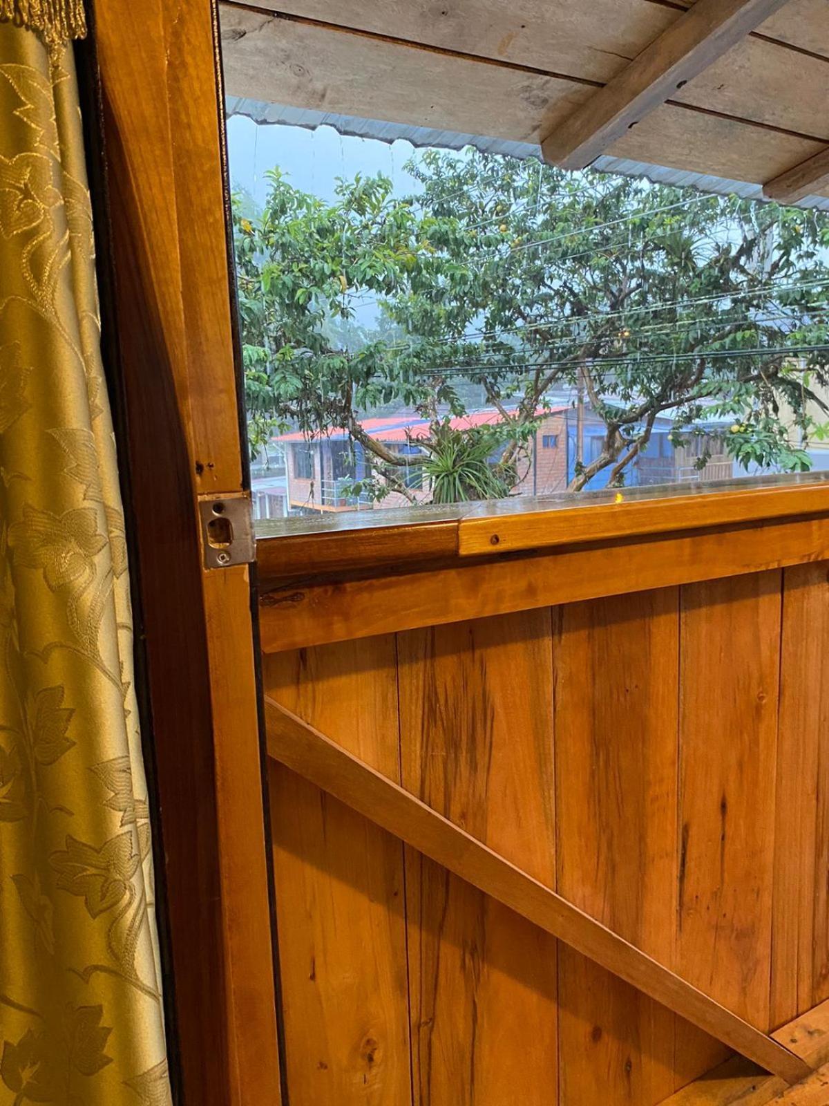 Guayabo Hostal Mindo Extérieur photo